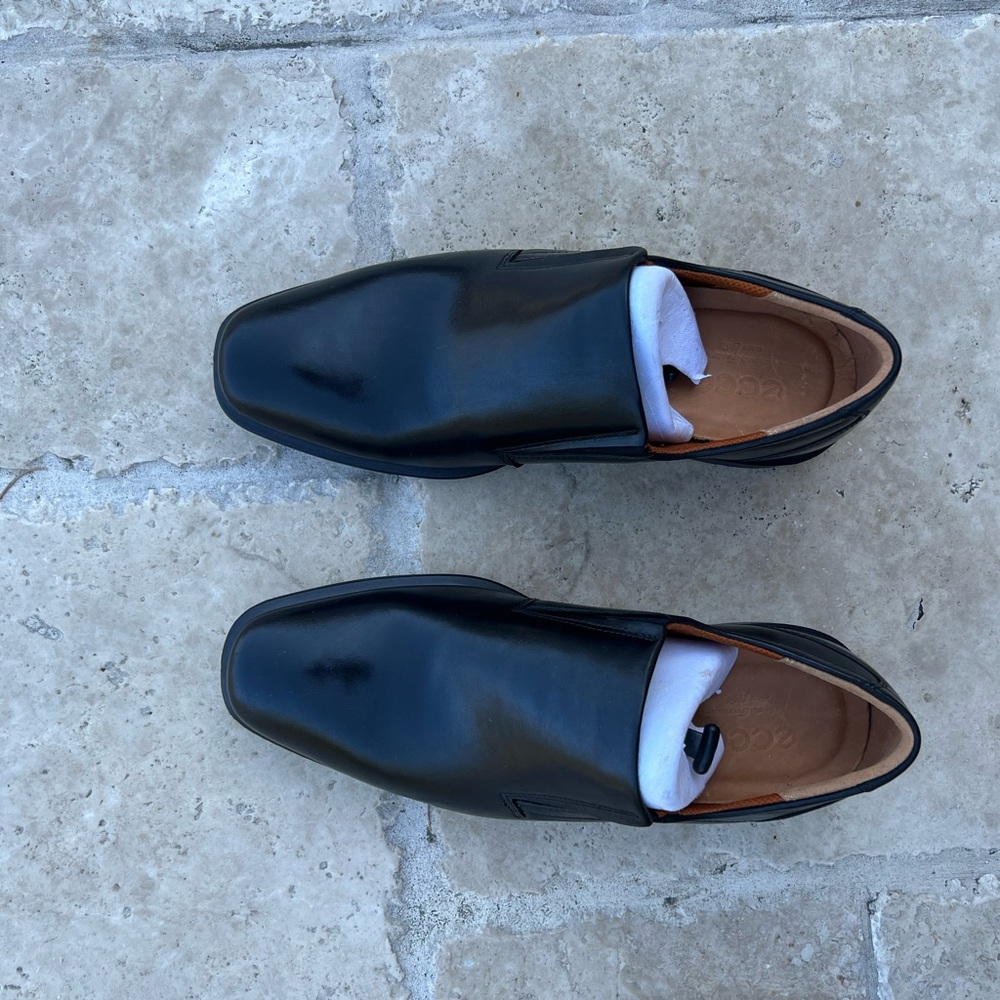 Ecco size 8 for sale ( New)